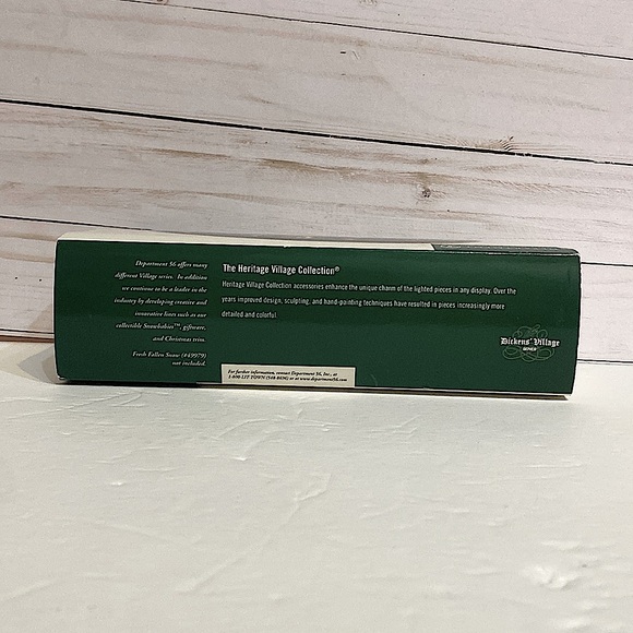 DEPARTMENT 56- Caroling with the Crachit Family(Revisited) Heritage Village - Picture 9 of 9